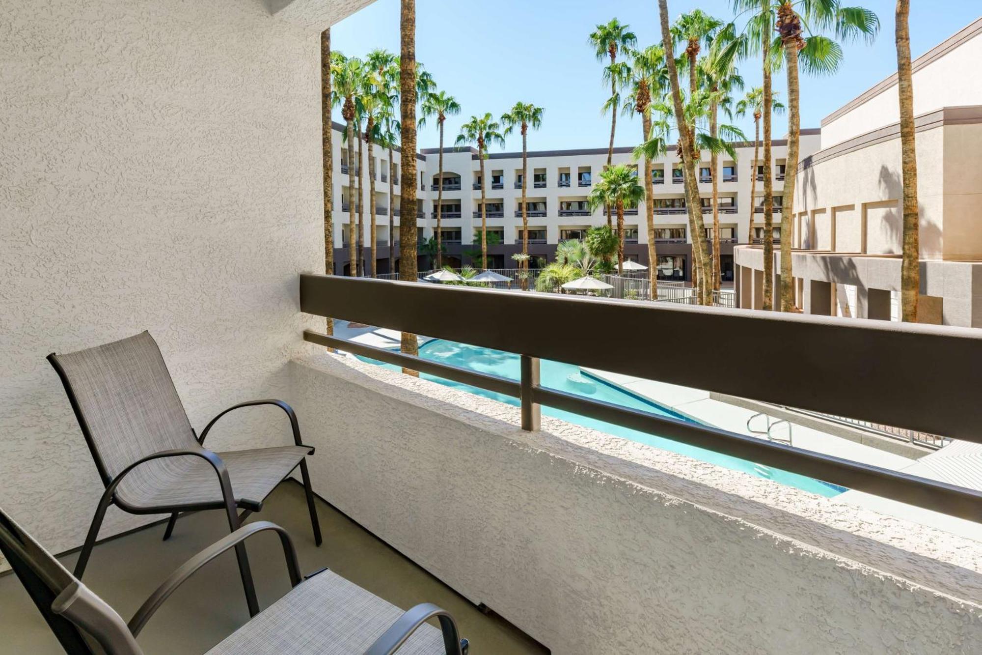 Hilton Phoenix Airport Eksteriør billede