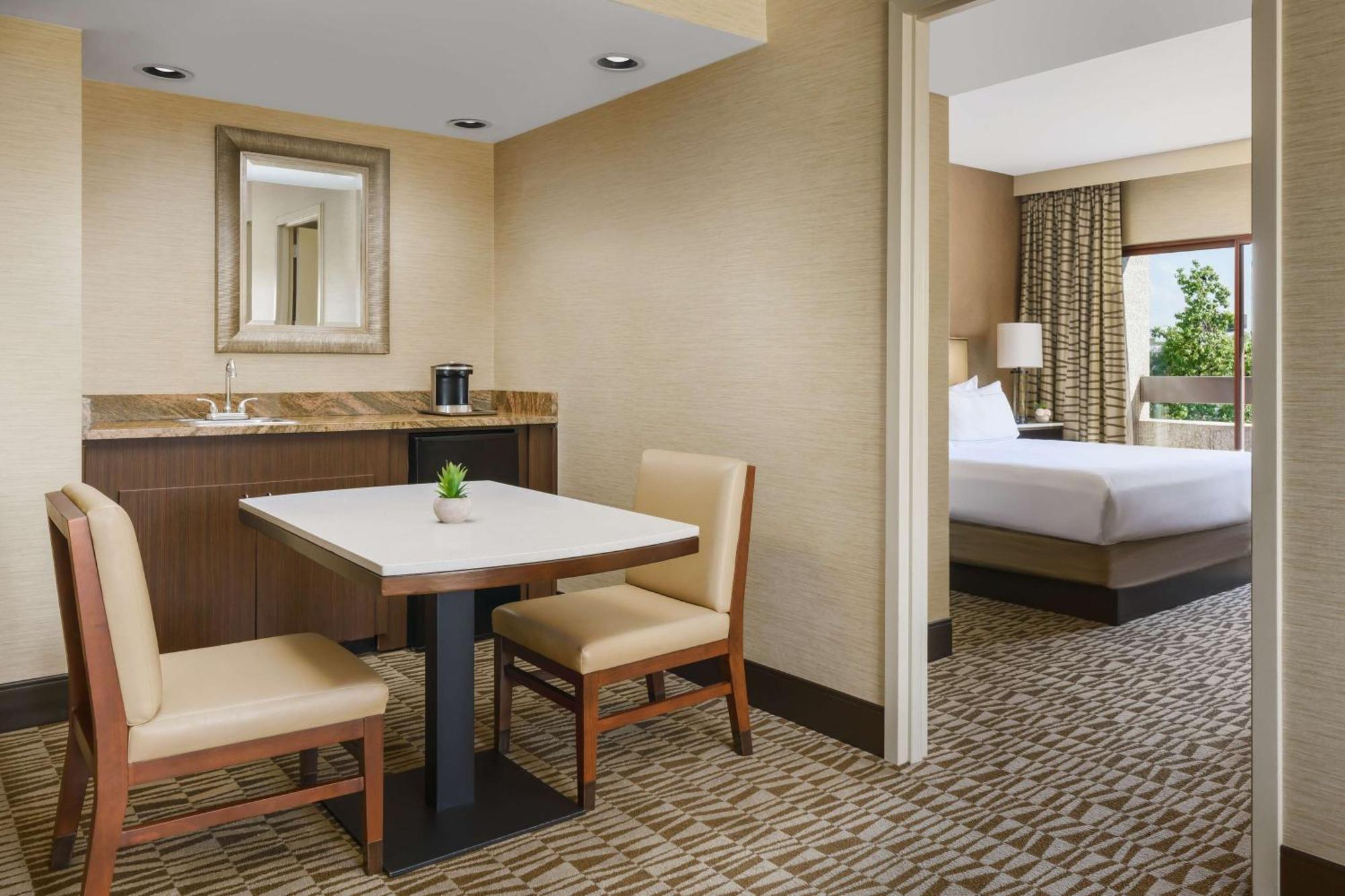 Hilton Phoenix Airport Eksteriør billede